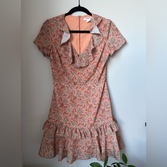 Glamorous brand dress - perfect for spring - Picture 1 of 3